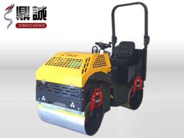 點擊查看詳細信息<br>標題：1噸全液壓振動壓路機 閱讀次數：14057